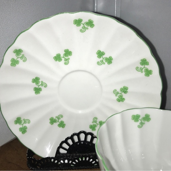 Shelly- Shamrock #14111 Tea Cup & Saucer 1961 Ludlow Shape - Picture 9 of 13